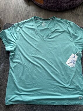 Arctic cool v-Neck Performance Tee in Aqua Green